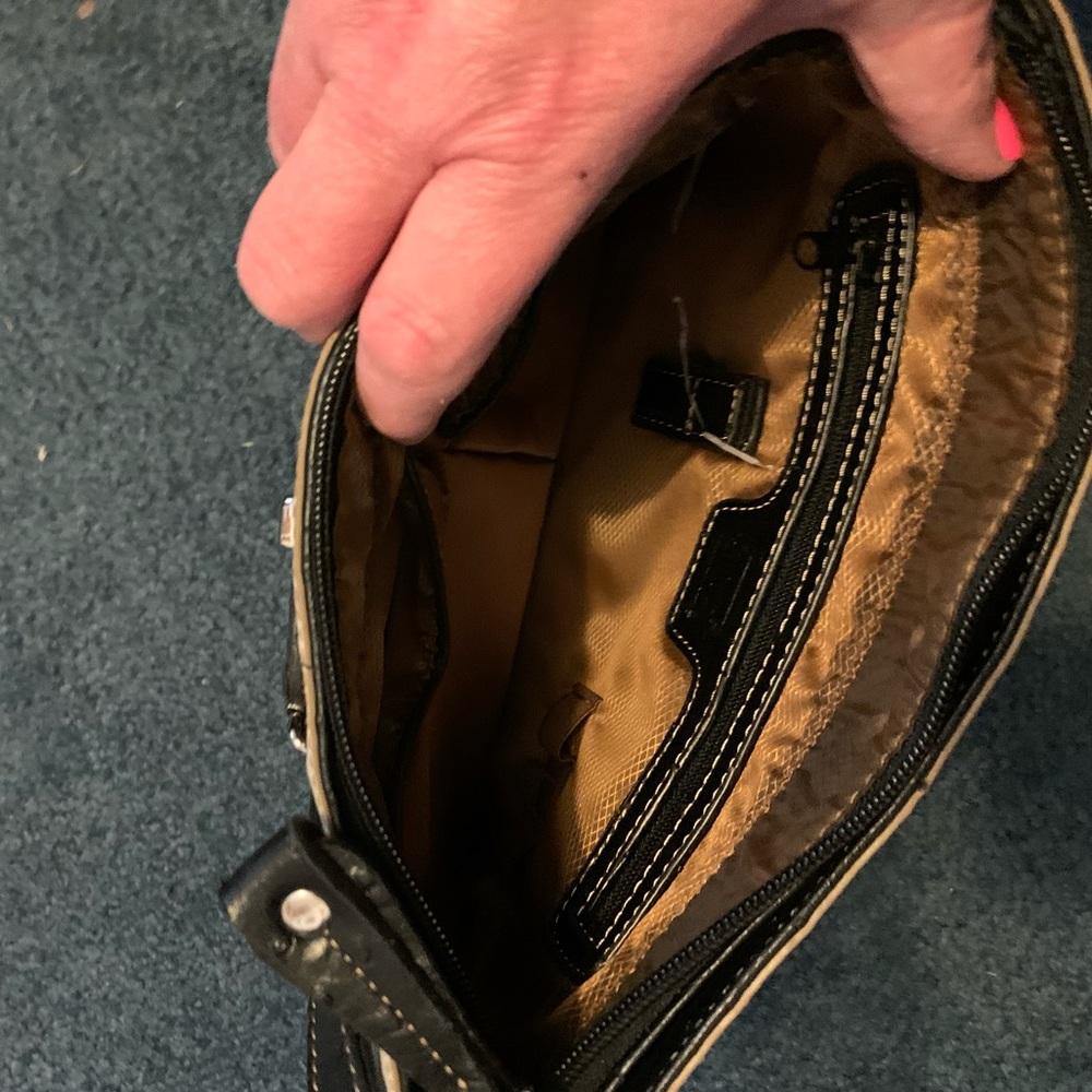 M.C Handbag - Picture 5 of 5
